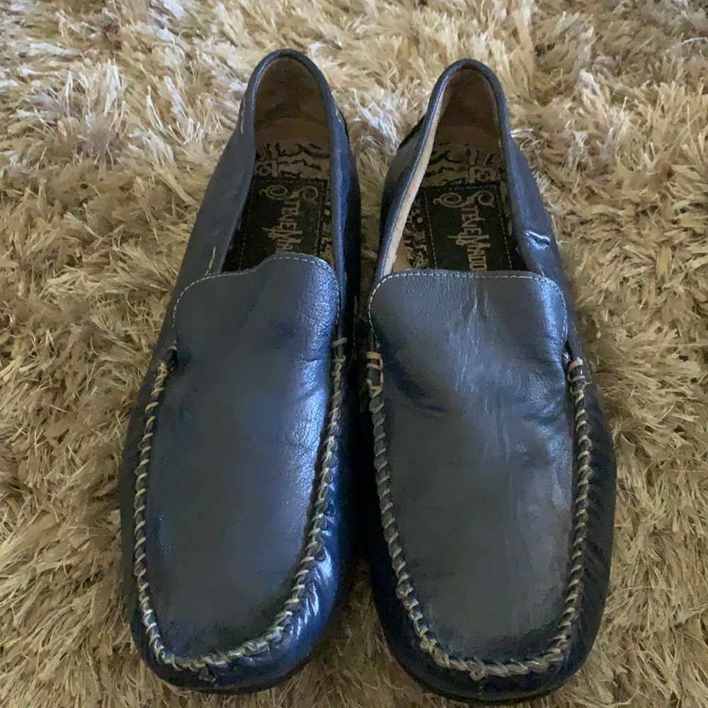 Steve Maddens soft leather loafers. Men’s 10, navy blue. Never worn.